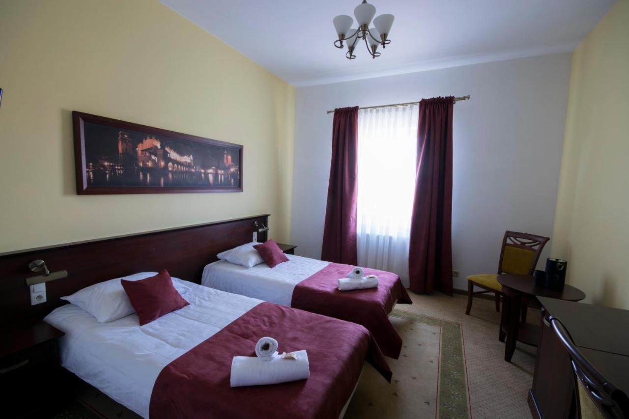 Nocleg ze śniadaniem Dworek Magnat 3*
