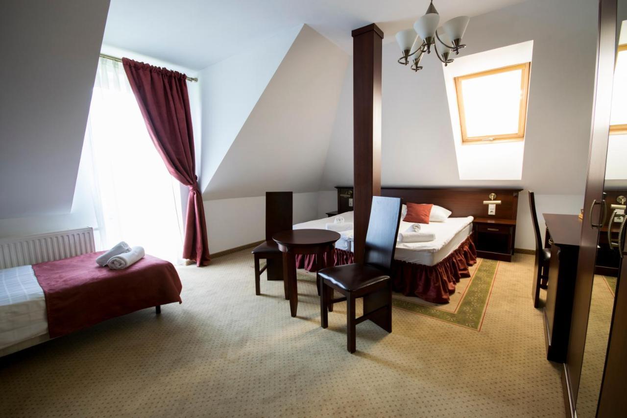 Dworek Magnat Bed & Breakfast 3*