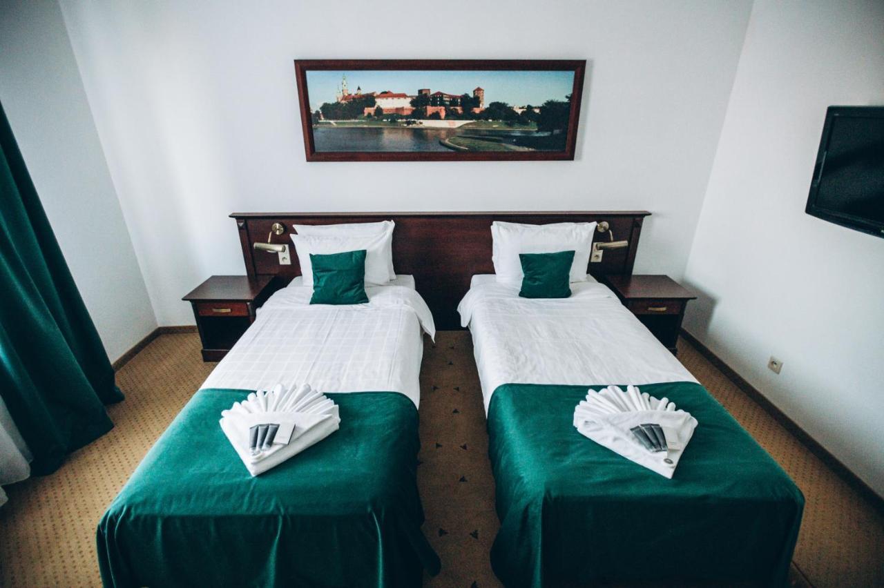 Bed & Breakfast Dworek Magnat 3*