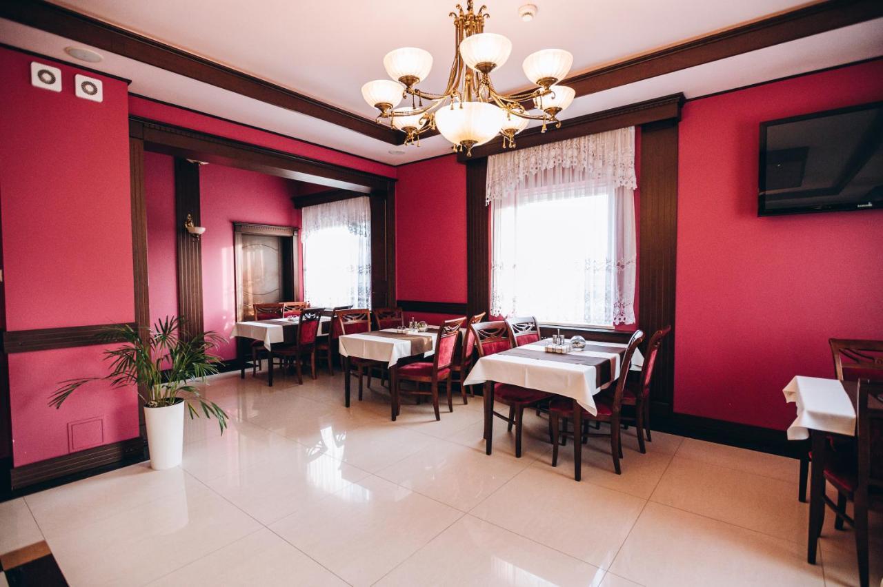 Bed & Breakfast Dworek Magnat Modlniczka
