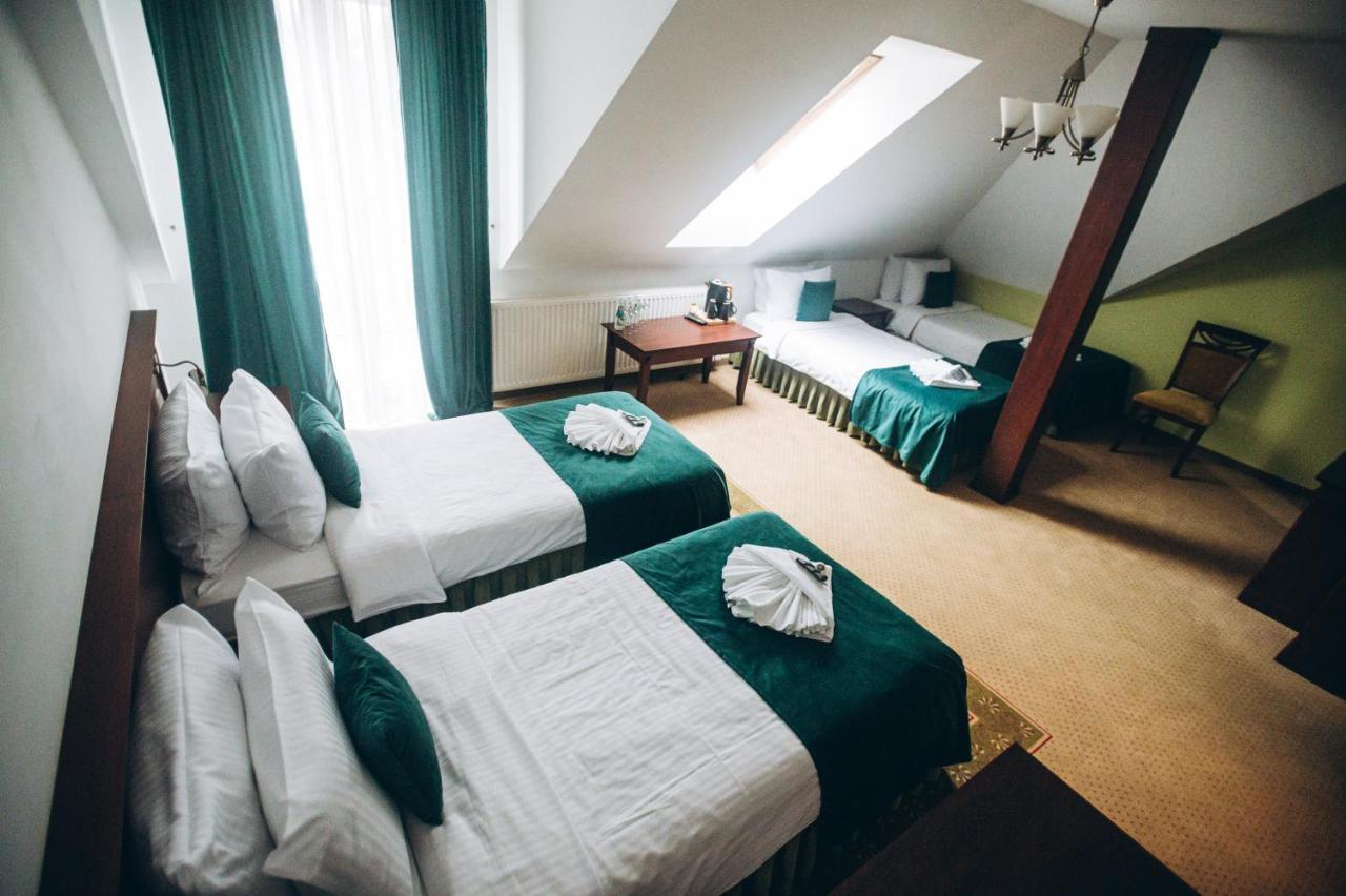 Dworek Magnat Bed & Breakfast Modlniczka