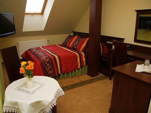 Bed & Breakfast Dworek Magnat 3*